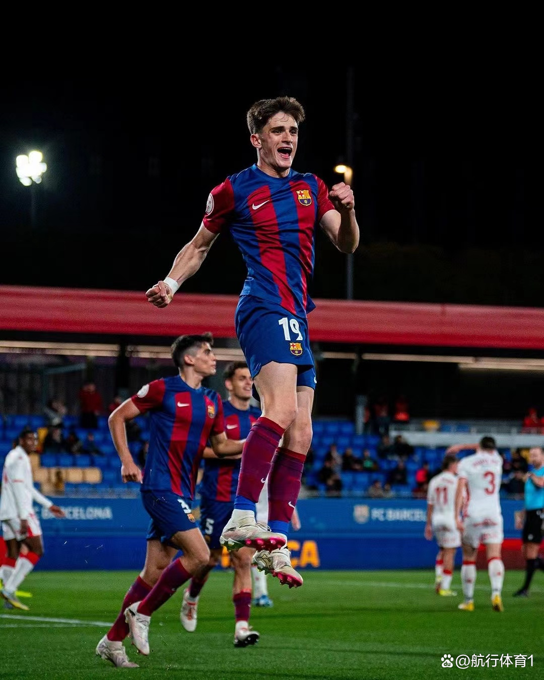 里程碑夜波尔图临场应变，全明星赛窗口期刷纪录，气氛紧张，阵容厚度经受考验 