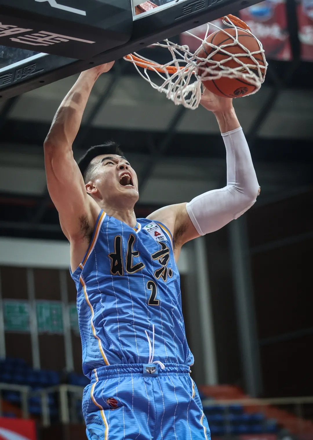 深圳男篮清晨外线爆发；志在CBA常规赛名次提升；压力陡增；赛程密集仍需轮换的简单介绍