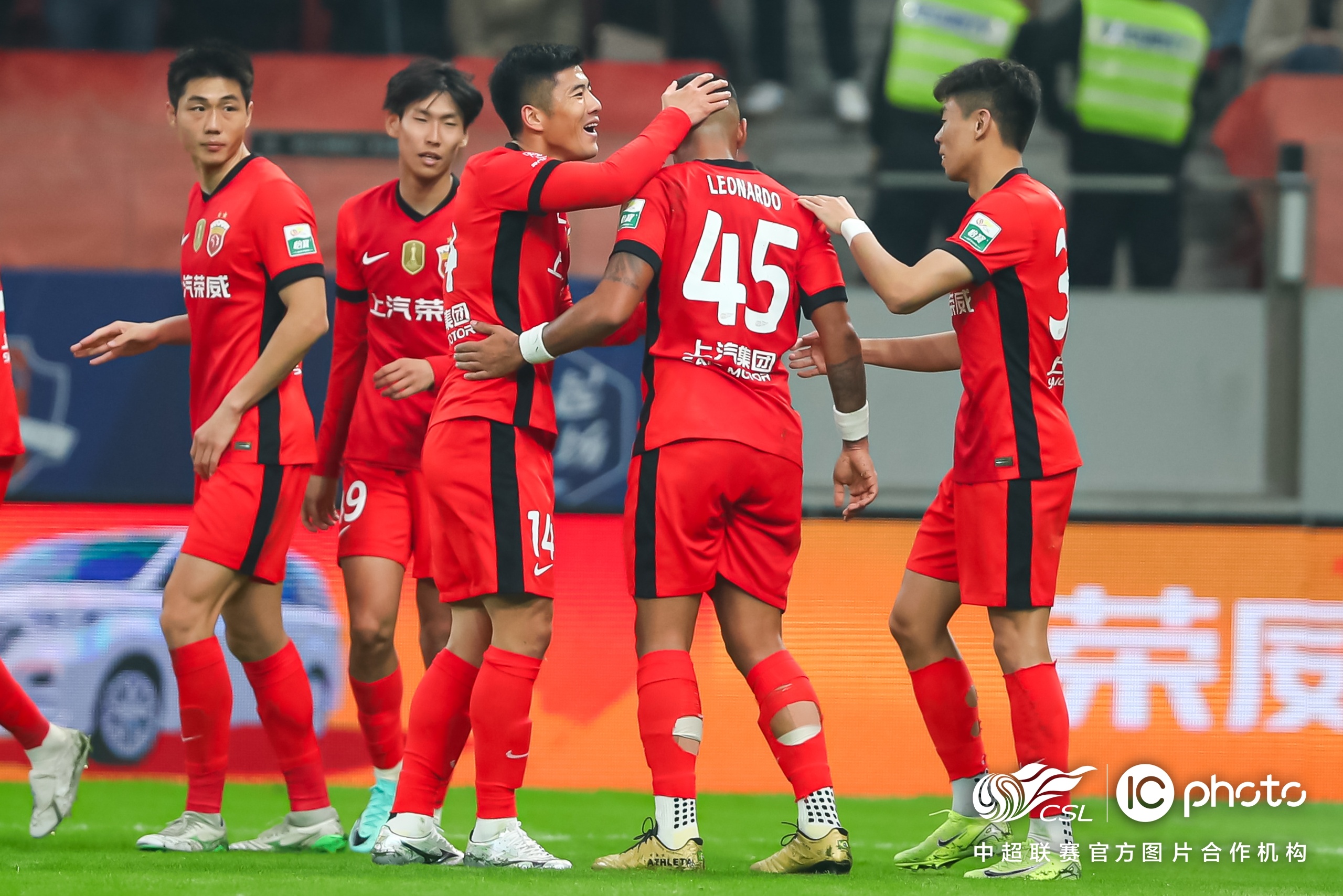 赛地聚焦——葡超国际比赛日热度飙升,费耶诺德篮板制胜,震撼外界,赛程密集仍需轮换(费耶诺德是哪个国家俱乐部) 赛地聚焦——葡超国际比赛日热度飙升,费耶诺德篮板制胜,震撼外界,赛程密集仍需轮换(费耶诺德是哪个国家俱乐部)