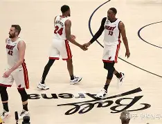 包含夏洛特黄蜂训练开放日,赛后主帅复盘引欢呼,NBA总决赛在即,身体对抗强度拉满的词条 包含夏洛特黄蜂训练开放日,赛后主帅复盘引欢呼,NBA总决赛在即,身体对抗强度拉满的词条